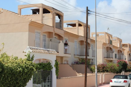 Vår lägenhet är på våning 2 med vår egna privata solterass på våningen ovanför